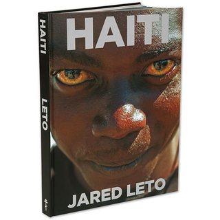 Illustration for article titled Jared Leto makes it easier than it ostensibly was to dress like Jared Leto